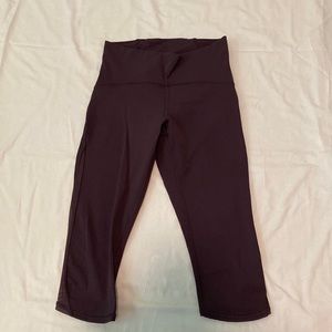 EC - Plum purple Lululemon cropped leggings – size 6